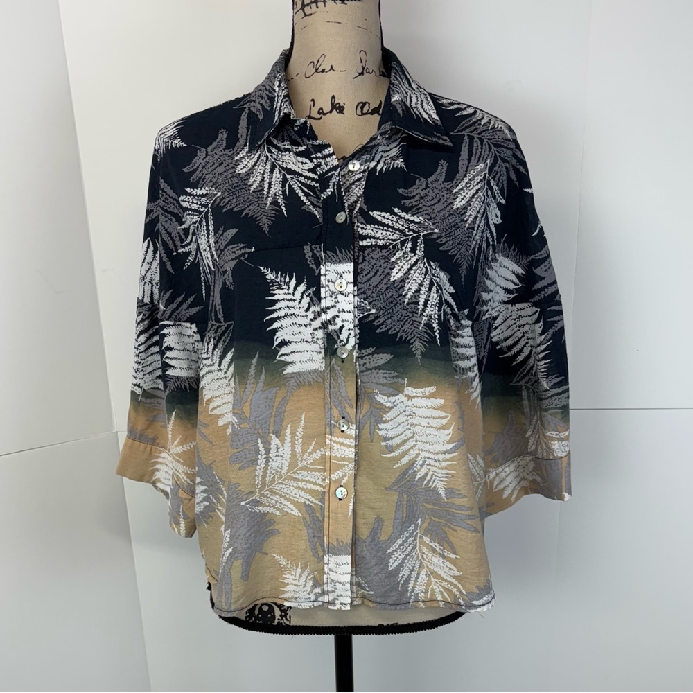 POL Wome Size L Cropped Blouse Tropical Ombré 3/4 Sleeve Relaxed Beach Coastal